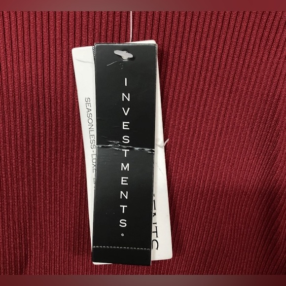 Women’s Investment Brand XL Red Top NWT - Picture 3 of 7